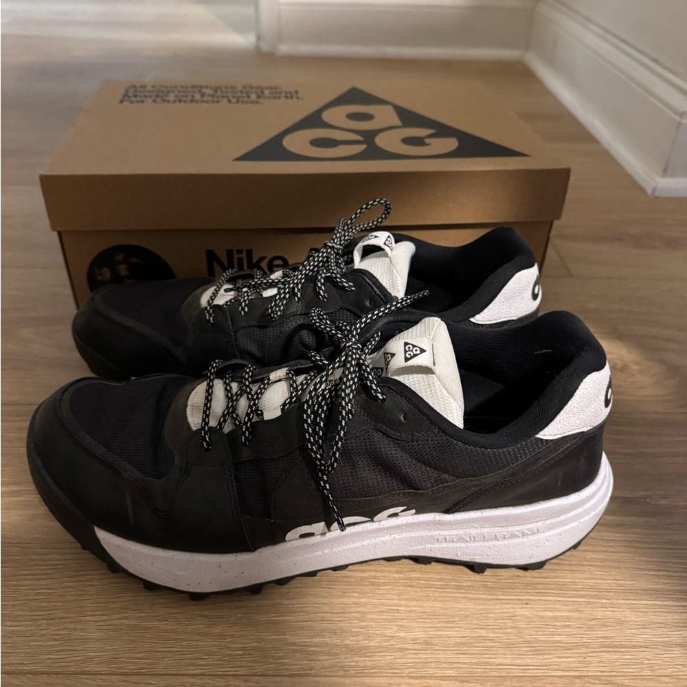 Nike ACG Lowcate Black and White Men's Shoes